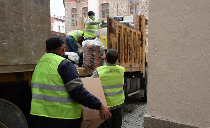 Bergama topyekûn depremzedelerin yanında