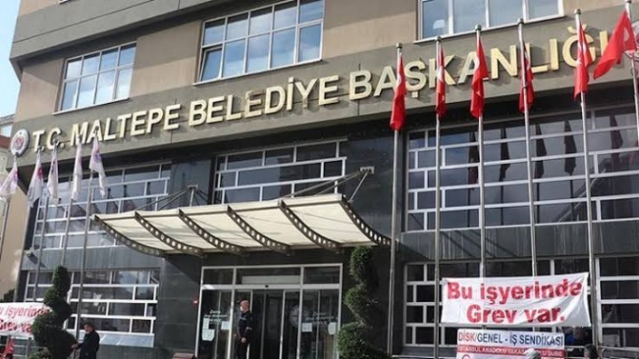 Maltepe Belediyesi'nde konsere para var, işçilere yok.